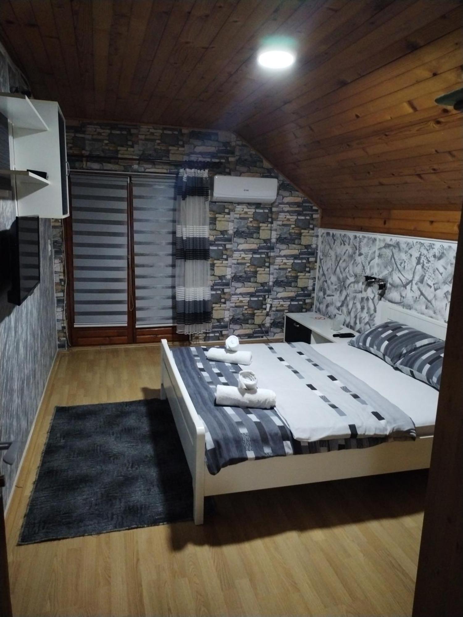 Sobe Lara Daire Donji Milanovac Dış mekan fotoğraf